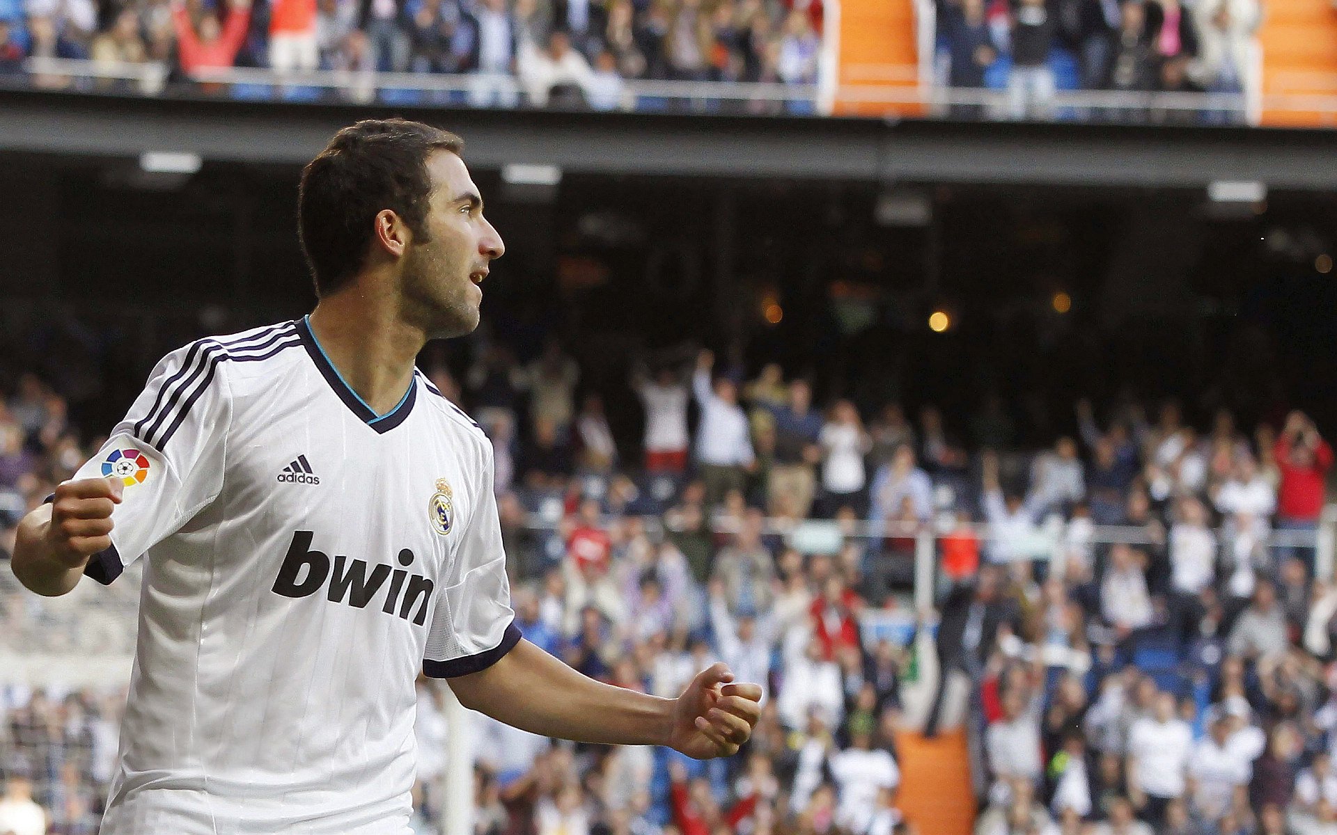 强队最后冲刺，目标冠军梦！